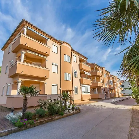 Apartment Comfortable With Private Covered Balcony Medulin
